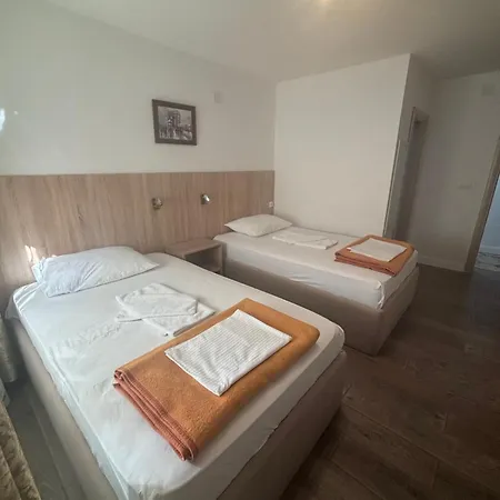 Popovic 2 Apartment *